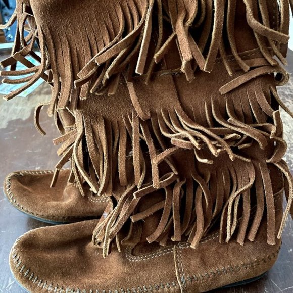 Minnetonka Moccasin 3-Layer Fringe Boot - Picture 4 of 7
